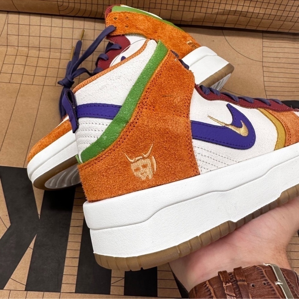 W NIKE DUNK HI SAIL/CANYON PURPLE - Picture 2 of 15